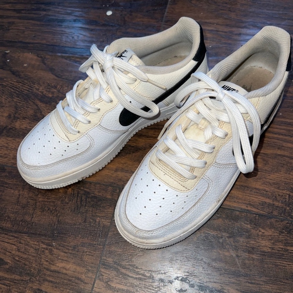 Nike Air Forces ones grade School Shoes